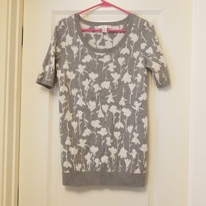 Short sleeve maternity sweater